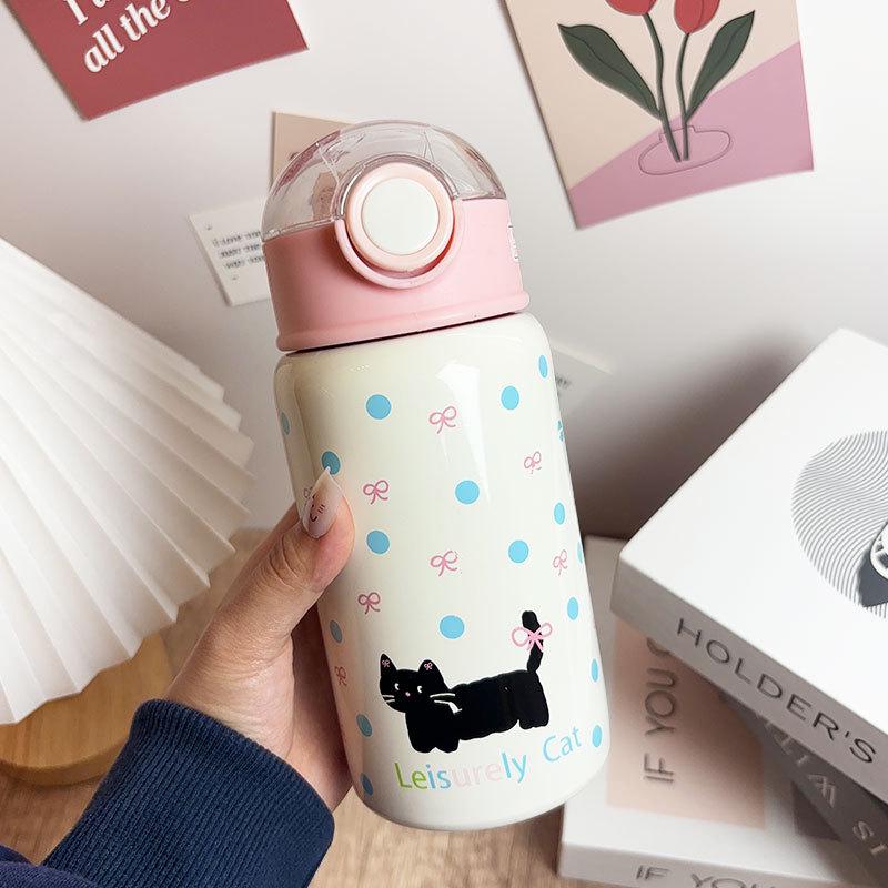 Милый мультфильм «Планета котят» с двойной трубочкой из нержавеющей стали 500ml
Милый мультфильм «Планета котят» с двойной трубочкой из нержавеющей стали 500ml