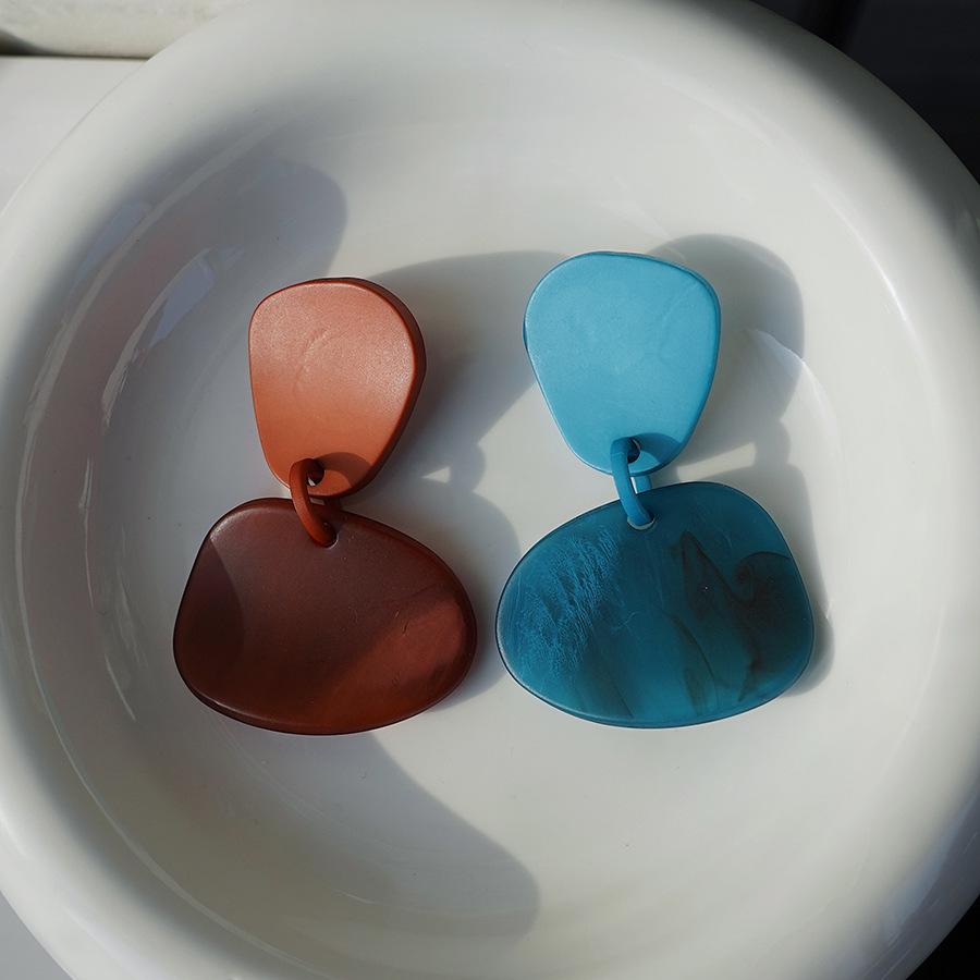 Irregular geometric acrylic earrings, simple and exaggerated design, stud earrings, personalized earrings, niche and high-end sense
Irregular geometric acrylic earrings, simple and exaggerated design, stud earrings, personalized earrings, niche and high-end sense
