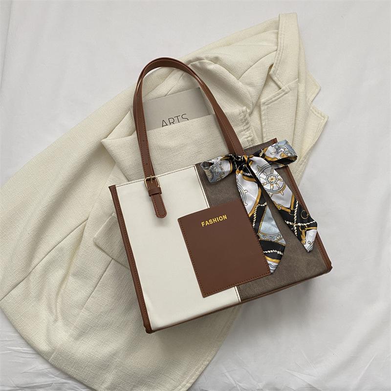 large-capacity bag women s new summer premium texture shoulder women s bag class commuter bag коричневий
large-capacity bag women s new summer premium texture shoulder women s bag class commuter bag коричневий