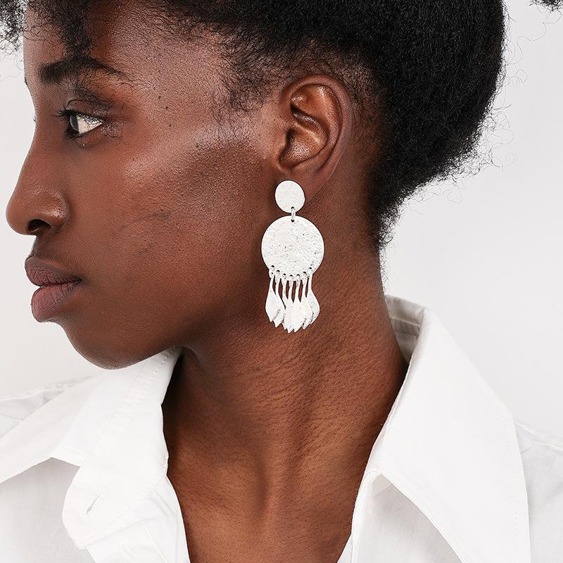 Модные висячие серьги для женских украшений серебряный
Модные висячие серьги для женских украшений серебряный