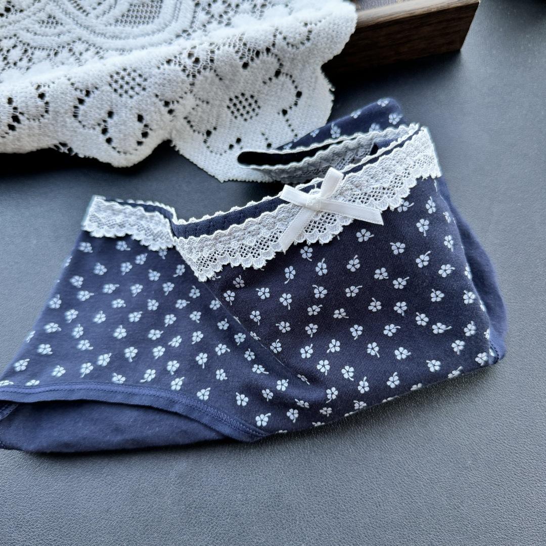Ladies Spring and Autumn Cute Country Style Floral Checkered Cotton Mid Waist and Hip Underwear XL темно-синього кольору
Ladies Spring and Autumn Cute Country Style Floral Checkered Cotton Mid Waist and Hip Underwear XL темно-синього кольору