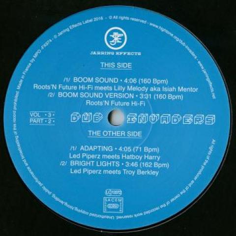 12inch Record ROOTS N FUTURE HI-FI, LED PIPERZ - Dub Invaders Volume 3 Part 2 FX974 Jarring Effects 2016 France Dance & Electronica
12inch Record ROOTS N FUTURE HI-FI, LED PIPERZ - Dub Invaders Volume 3 Part 2 FX974 Jarring Effects 2016 France Dance & Electronica