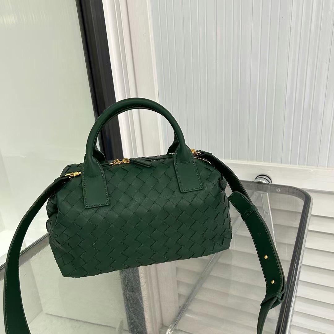 Сумка для боулинга из плетеной коровьей кожи, винтажная сумка-тоут, сумка-бостон, большая вместительная сумка на одно плечо, кожаная женская сумка через плечо 30x15x21cm кислотные зеленого
Сумка для боулинга из плетеной коровьей кожи, винтажная сумка-тоут, сумка-бостон, большая вместительная сумка на одно плечо, кожаная женская сумка через плечо 30x15x21cm кислотные зеленого