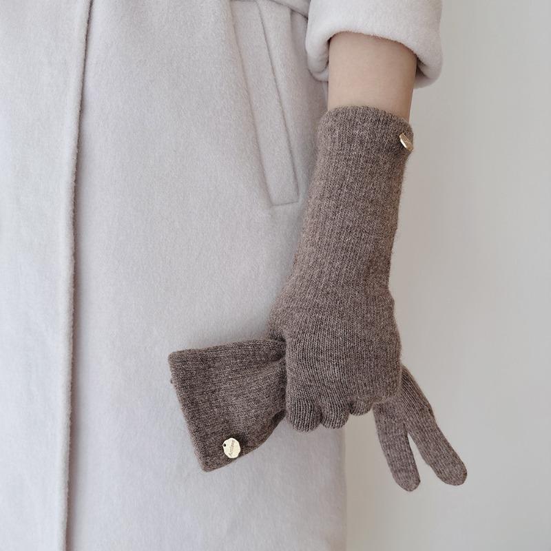 Raccoon fleece high-quality winter long warm gloves female dew two-finger touch screen soft and versatile light luxury one size
Raccoon fleece high-quality winter long warm gloves female dew two-finger touch screen soft and versatile light luxury one size
