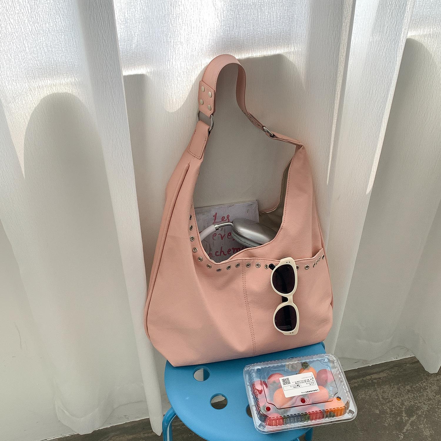 New Rivet Tote Bag Large Capacity Soft PU Leather Commuter Bag High End, Niche Fashion Shoulder Bag рожевий
New Rivet Tote Bag Large Capacity Soft PU Leather Commuter Bag High End, Niche Fashion Shoulder Bag рожевий