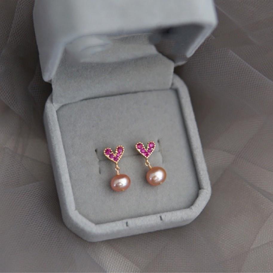 2025 New Trendy Temperament Natural Pearl Earrings Versatile Personality Red Love Earrings Earrings Simple Design Women Silver needle
2025 New Trendy Temperament Natural Pearl Earrings Versatile Personality Red Love Earrings Earrings Simple Design Women Silver needle