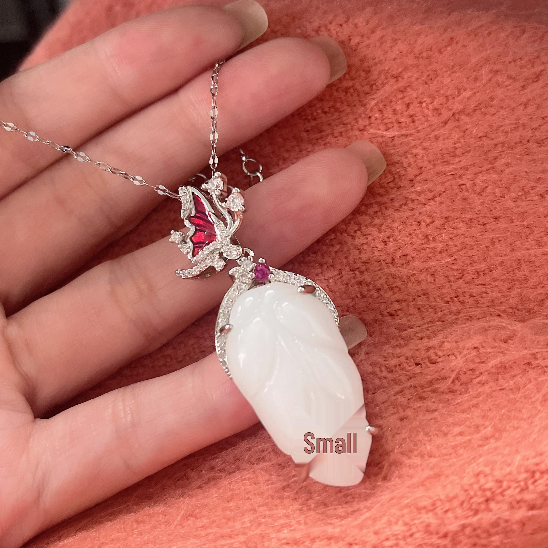Retro Chinese Leaf Agate Pendant Necklace for Women, Elegant and Versatile, Perfect for Douyin Live Broadcast.
Retro Chinese Leaf Agate Pendant Necklace for Women, Elegant and Versatile, Perfect for Douyin Live Broadcast.