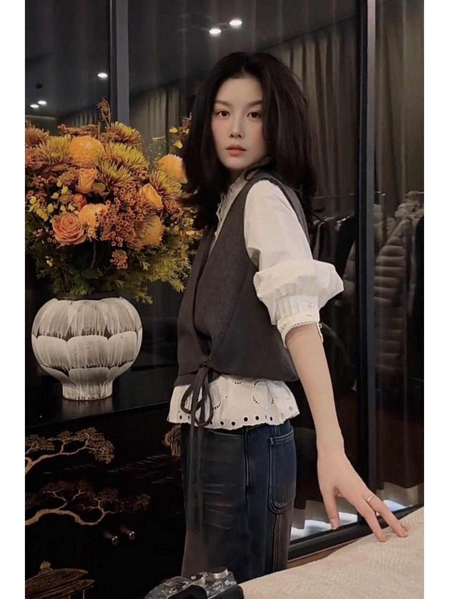 2026 Women s Winter Three-Piece Set: Short Vest, White Shirt, Denim Pants L (For 52.5-57.5 kg)
2026 Women s Winter Three-Piece Set: Short Vest, White Shirt, Denim Pants L (For 52.5-57.5 kg)