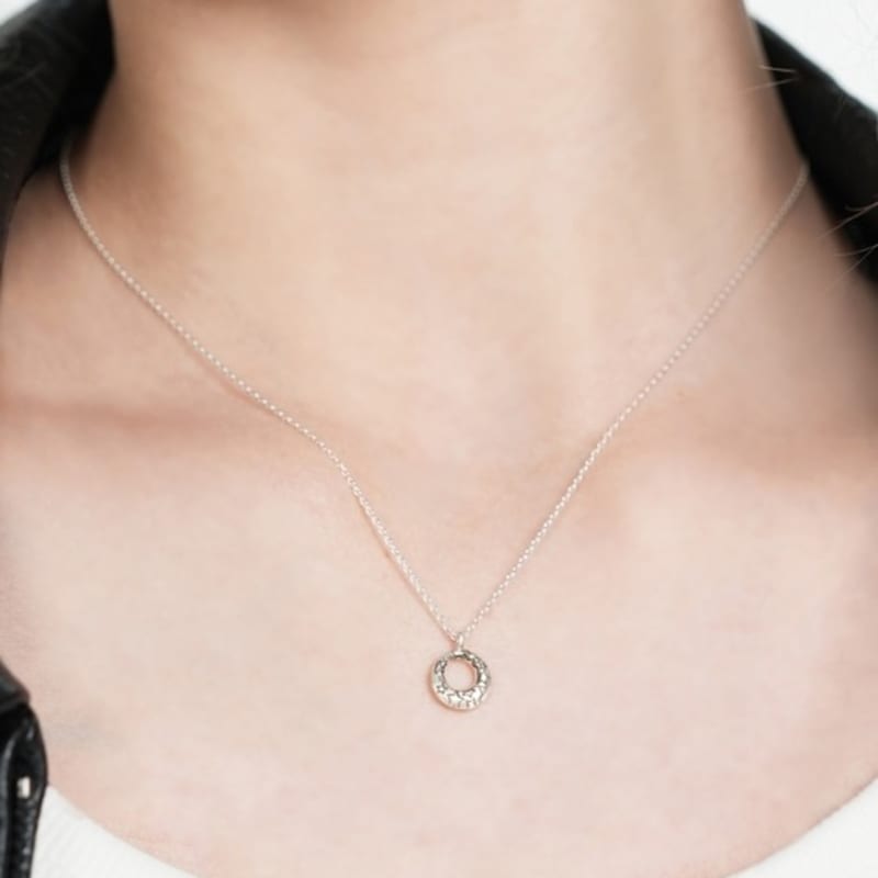 BONBEAU Black star silver pendent chain Necklace 925 silver star engraved pendant silver chain necklace free
BONBEAU Black star silver pendent chain Necklace 925 silver star engraved pendant silver chain necklace free