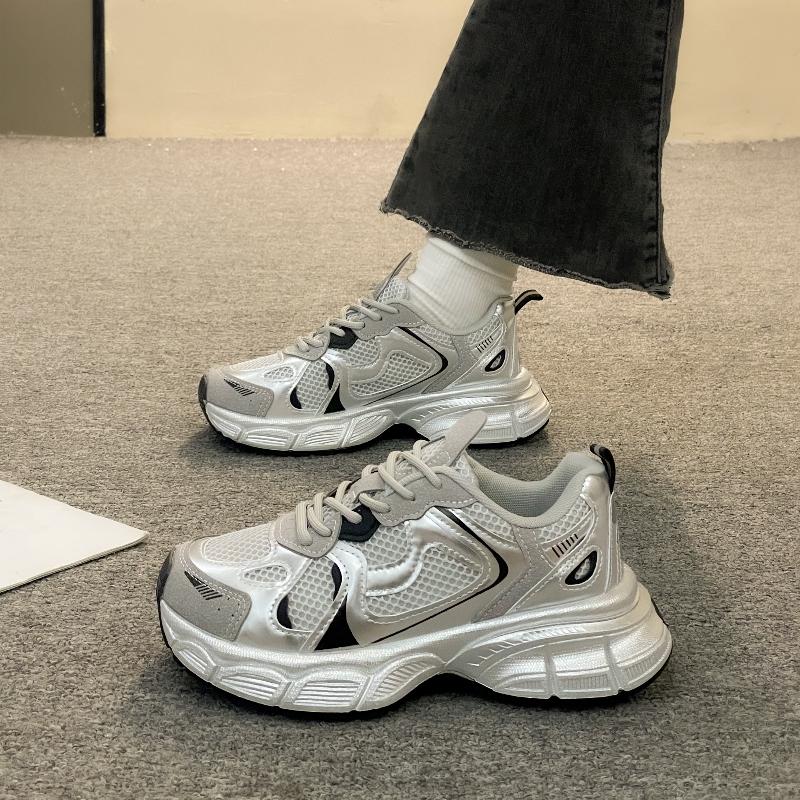 Серебристо-серые кроссовки папы женские 2025 новые женские весенние популярные спортивные туфли небольшое увеличение роста модные повседневные туфли 39 черный серый
Серебристо-серые кроссовки папы женские 2025 новые женские весенние популярные спортивные туфли небольшое увеличение роста модные повседневные туфли 39 черный серый