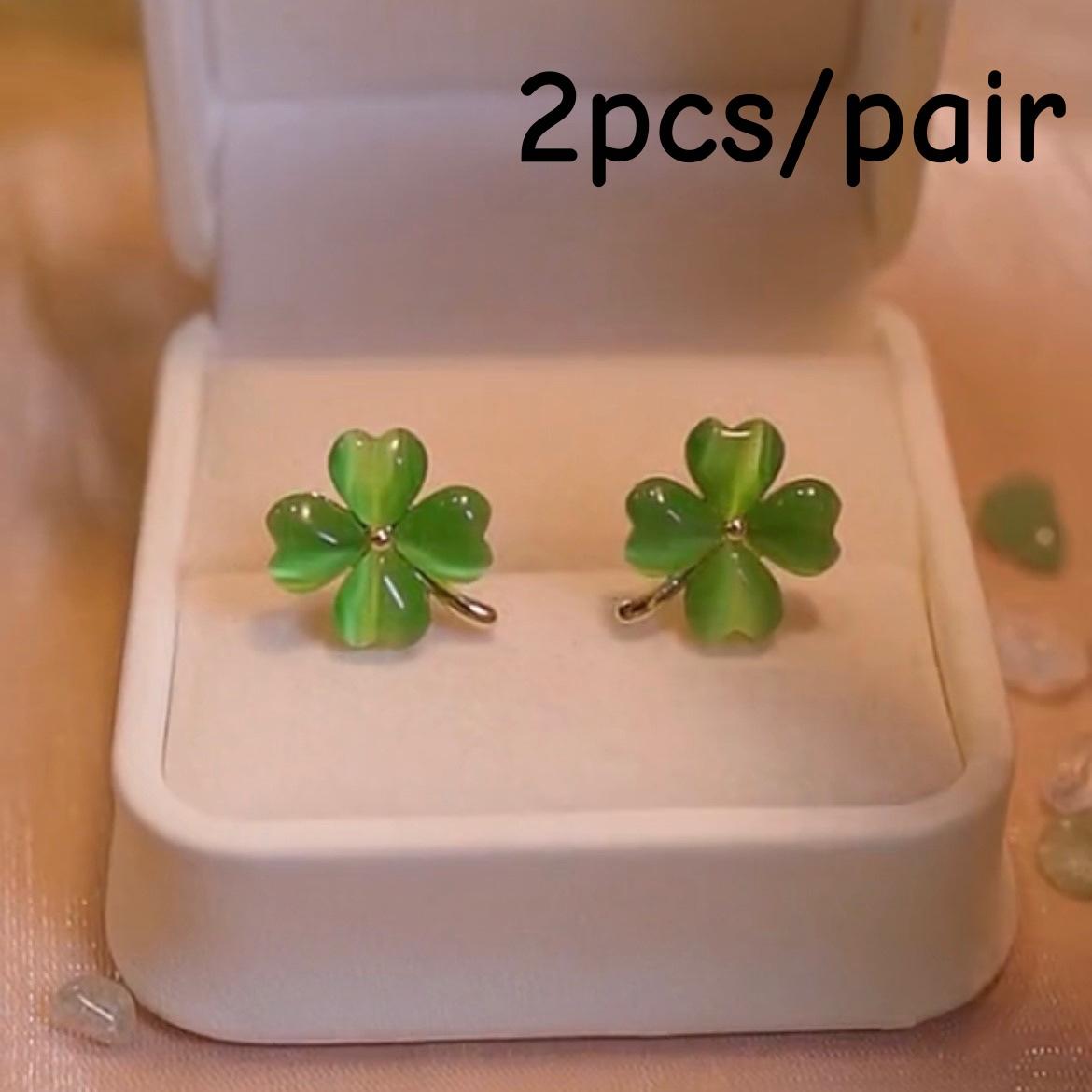 Lucky 4-Leaf Clover Earnail - Vibrant green synthetic opal, hypoallergenic and nickel free - Suitable for women and girls - Perf 1pair
Lucky 4-Leaf Clover Earnail - Vibrant green synthetic opal, hypoallergenic and nickel free - Suitable for women and girls - Perf 1pair