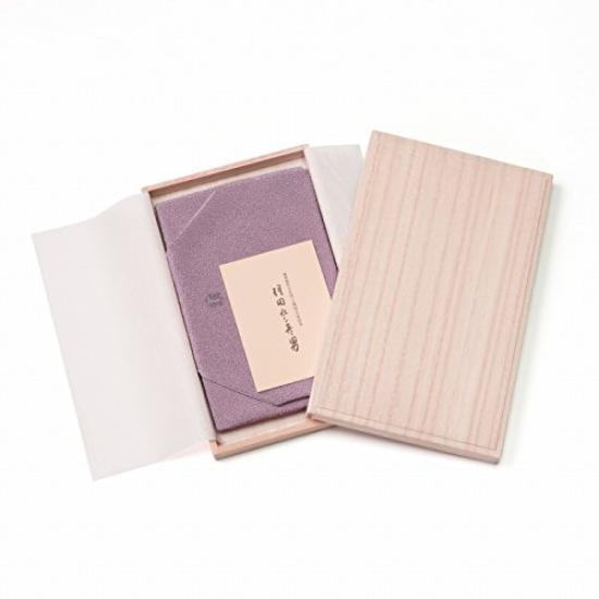 Plain lined furisode with matching lining, purple, suitable for celebrations and condolences
Plain lined furisode with matching lining, purple, suitable for celebrations and condolences