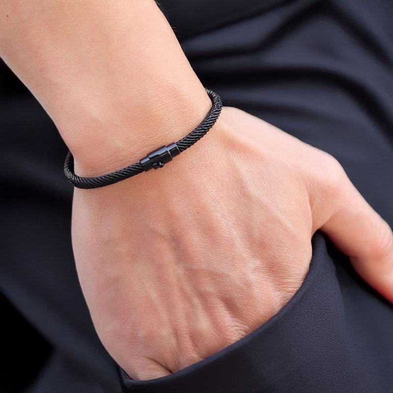 Noter Stylish Men Bracelet With A Grade 4mm Rope Multi Color Multi Size Selectable Braided Fabric Boyfriend Wrist Accessories 18.5cm(7.3inches) чорний
Noter Stylish Men Bracelet With A Grade 4mm Rope Multi Color Multi Size Selectable Braided Fabric Boyfriend Wrist Accessories 18.5cm(7.3inches) чорний