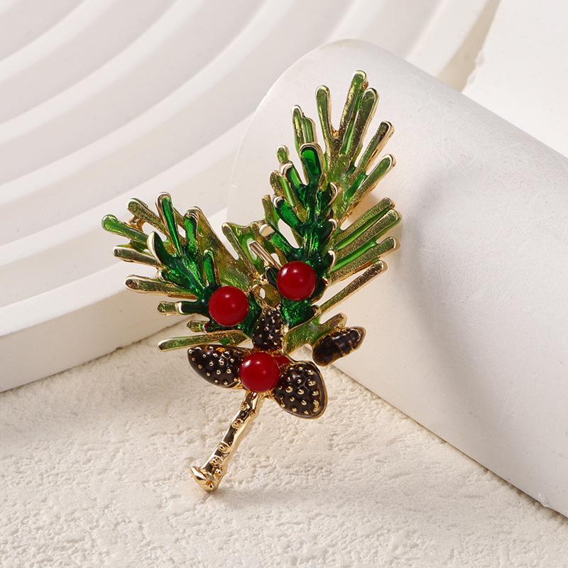 SKEDS Creative Women Men Fashion Pinecone Enamel Accessories Badges Elegant Lady Plant Classic Clothing Suit Brooch Pin Gift WHITE золотой
SKEDS Creative Women Men Fashion Pinecone Enamel Accessories Badges Elegant Lady Plant Classic Clothing Suit Brooch Pin Gift WHITE золотой