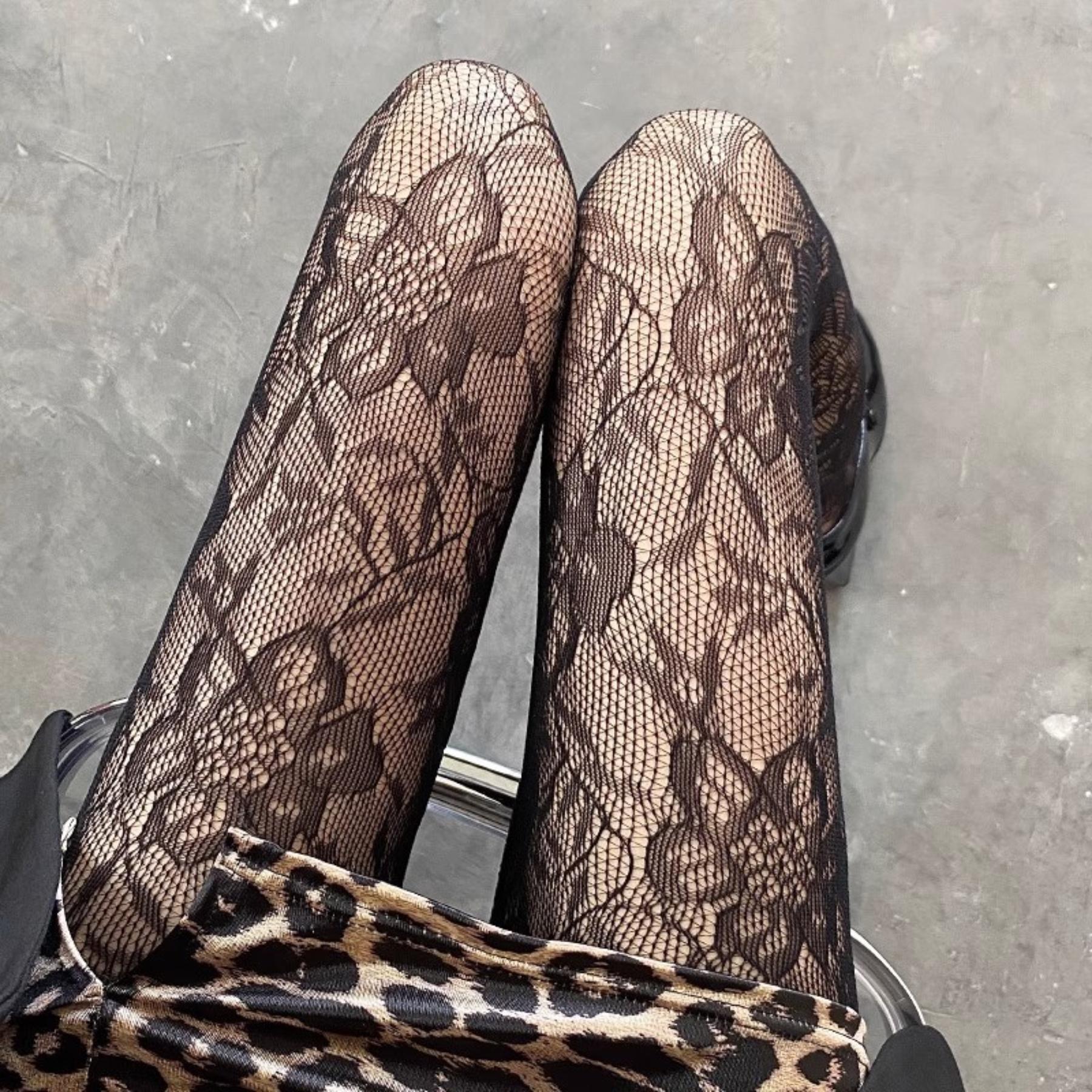 Vintage Floral Pattern Sheer Leggings Thin Spring Autumn Pantyhose Retro Style Mesh Stockings for Women Full Length Tights One Size
Vintage Floral Pattern Sheer Leggings Thin Spring Autumn Pantyhose Retro Style Mesh Stockings for Women Full Length Tights One Size