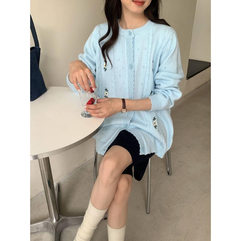 Autumn and winter new large-size women s clothing casual versatile fashion loose flower printing crew neck knitted cardigan jacket women L (180-110kg) светло-синий
Autumn and winter new large-size women s clothing casual versatile fashion loose flower printing crew neck knitted cardigan jacket women L (180-110kg) светло-синий