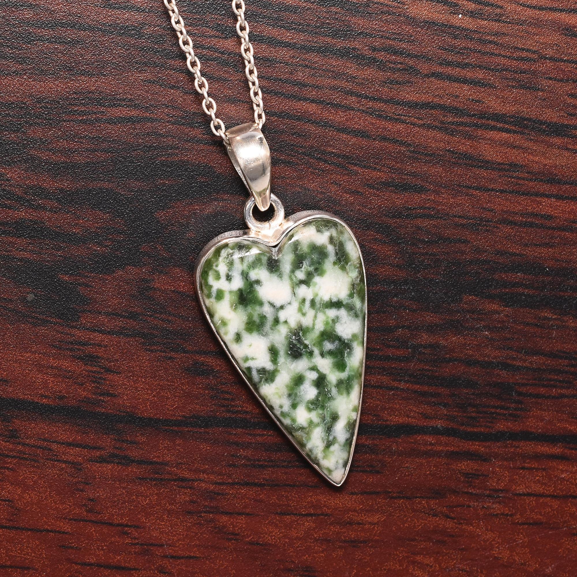 Natural Dioptase Necklace Pendant, 925 Sterling Silver Pendant, Handmade Silver Jewelry, Dioptase Necklace, Gift For Her 1.73 Inches Length зелений
Natural Dioptase Necklace Pendant, 925 Sterling Silver Pendant, Handmade Silver Jewelry, Dioptase Necklace, Gift For Her 1.73 Inches Length зелений