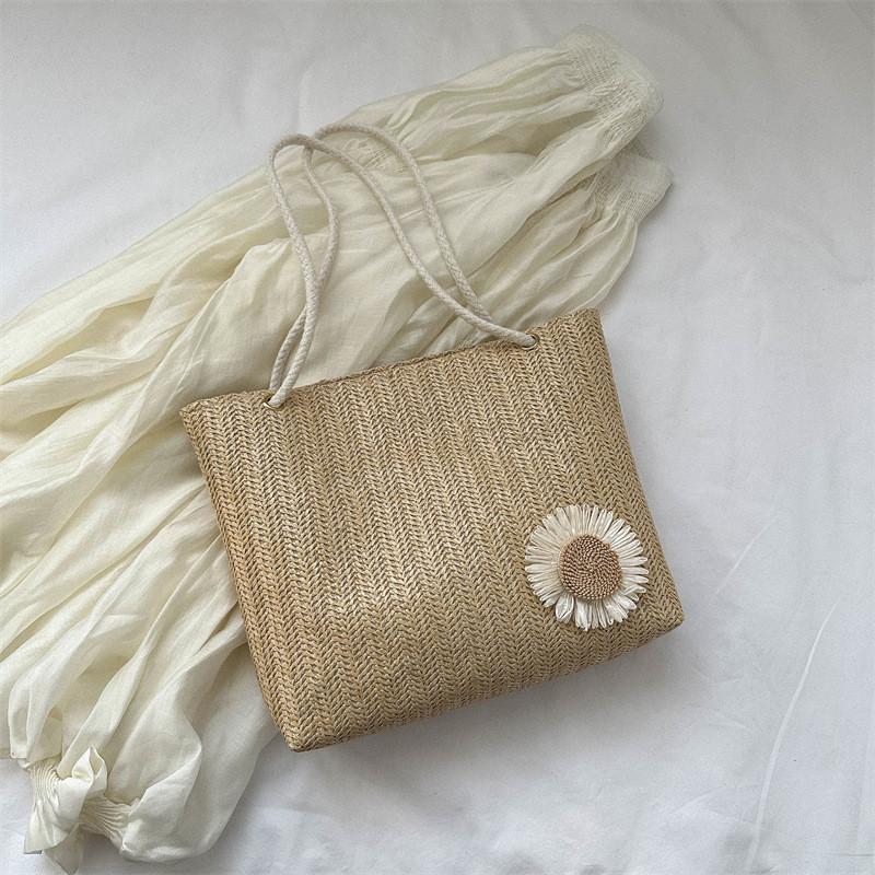 Contemporary And Comfortable Women s Woven Crossbody Bag For Effortless Street Style Khaki
Contemporary And Comfortable Women s Woven Crossbody Bag For Effortless Street Style Khaki