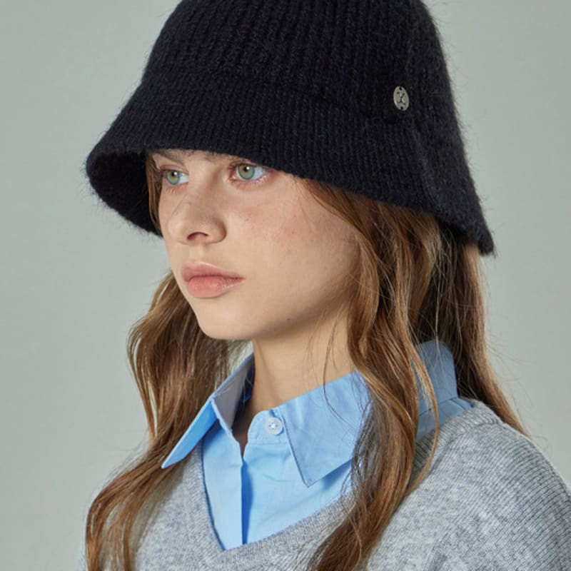 VARZAR VA Curved Oval Metal Washed Knit Bucket Hat Black FREE
VARZAR VA Curved Oval Metal Washed Knit Bucket Hat Black FREE