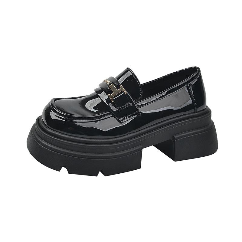 Loafers women s 2025 spring and summer new women s shoes retro one-pedal British style solid color thick heel black jk single shoes 35
Loafers women s 2025 spring and summer new women s shoes retro one-pedal British style solid color thick heel black jk single shoes 35