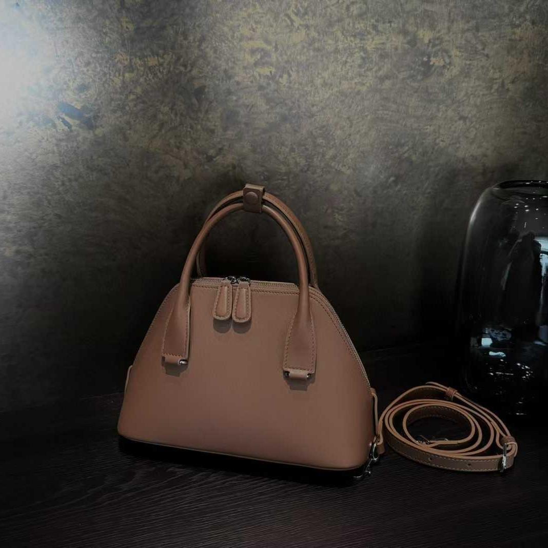 Cross Border First Layer Cowhide Shell Bag Niche French Shoulder Bag Genuine Leather Handbag Geometric Shoulder Crossbody Bag 24×12×16 CM коричневий
Cross Border First Layer Cowhide Shell Bag Niche French Shoulder Bag Genuine Leather Handbag Geometric Shoulder Crossbody Bag 24×12×16 CM коричневий