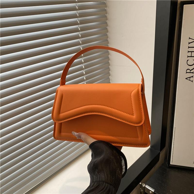 Популярная в этом году женская сумка 2025 весна новая мода простая на плечо маленькая квадратная сумка повседневная дорожная сумка-мессенджер женская сумка