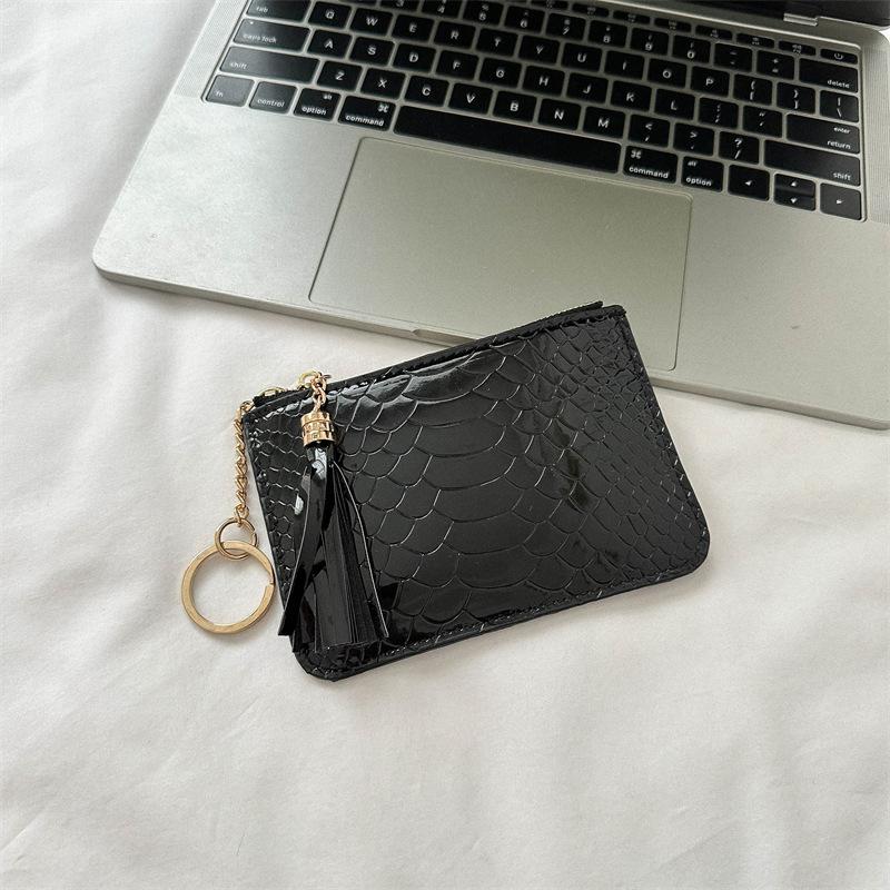 Новая мода с крокодиловым принтом, глянцевый мини-милый кошелек для монет, универсальный кошелек из искусственной кожи для женщин, портативный держатель для карт, сумка для удостоверения личности, чехол для монет
Новая мода с крокодиловым принтом, глянцевый мини-милый кошелек для монет, универсальный кошелек из искусственной кожи для женщин, портативный держатель для карт, сумка для удостоверения личности, чехол для монет