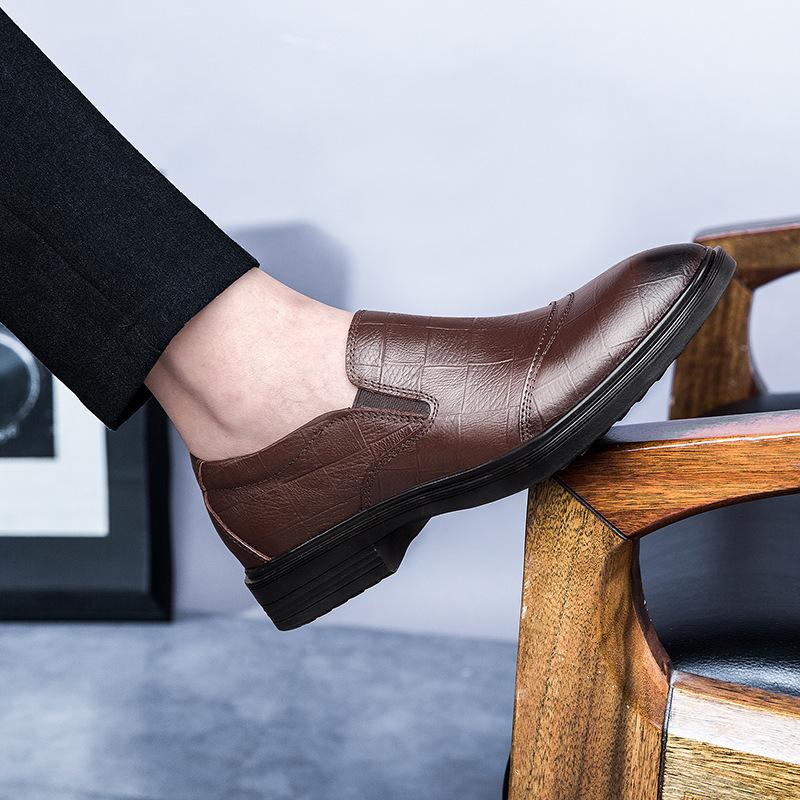 Autumn soft-soled men s shoes, round head large size foot shoes, first-layer cowhide daily casual leather shoes men s shoes 36
Autumn soft-soled men s shoes, round head large size foot shoes, first-layer cowhide daily casual leather shoes men s shoes 36
