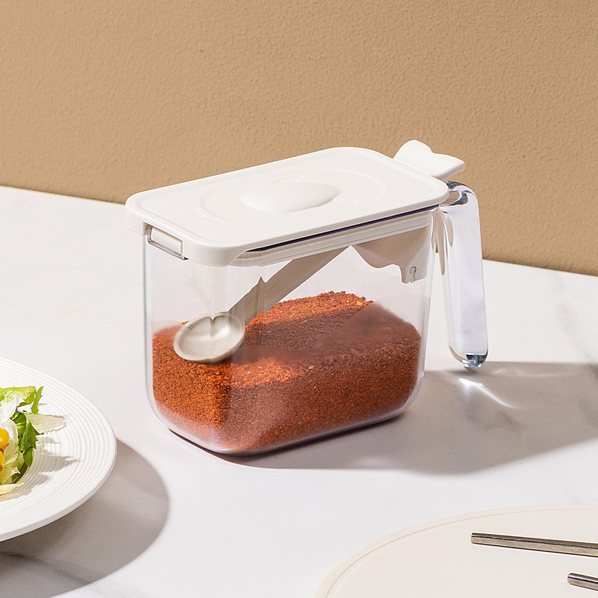 WMMO Коробка для приправ с ложкой из пищевого силикона PP Материалы влагостойкие герметичные открывающиеся одним нажатием коробки для приправ для кухни
WMMO Коробка для приправ с ложкой из пищевого силикона PP Материалы влагостойкие герметичные открывающиеся одним нажатием коробки для приправ для кухни