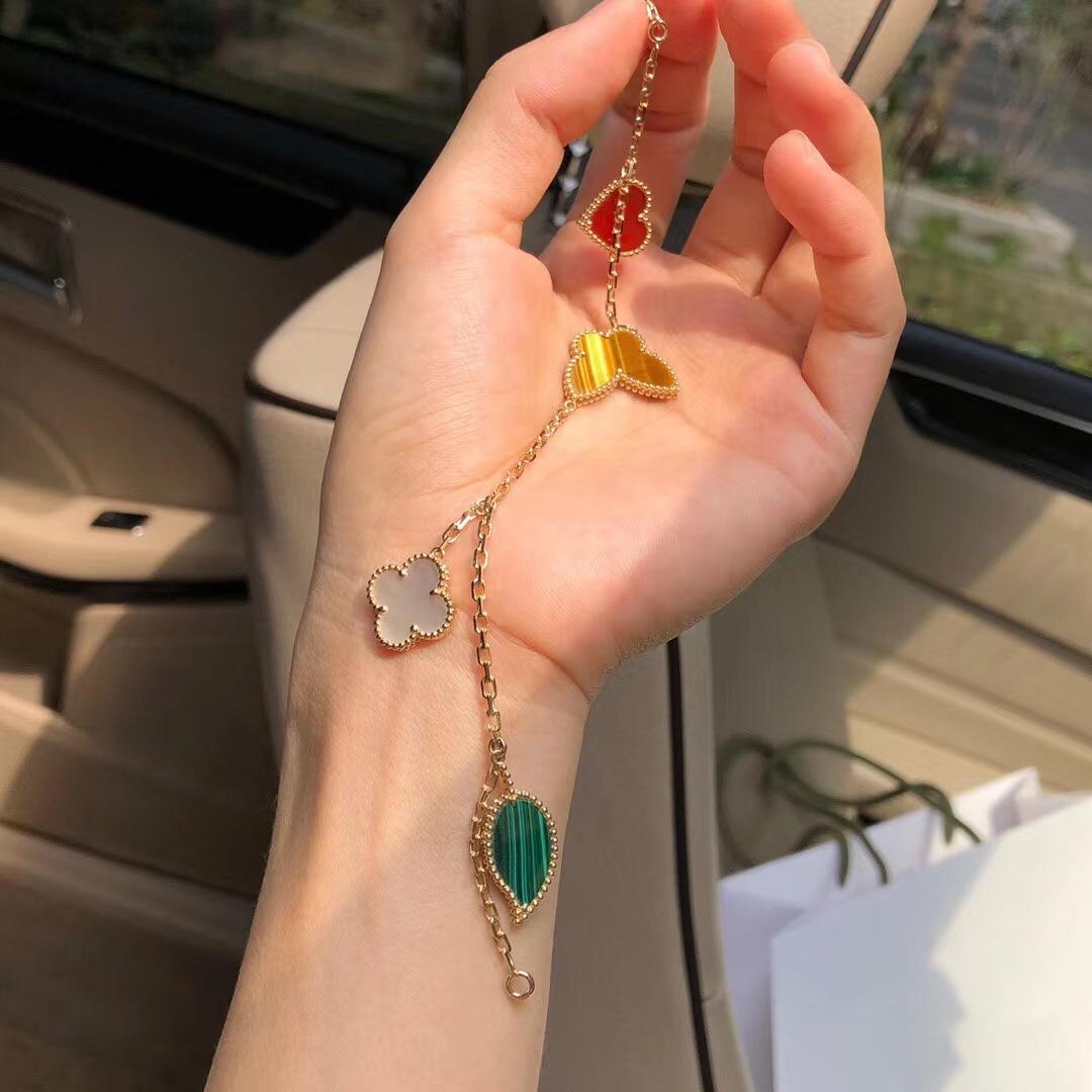 Four-leaf Clover and Five-flower Bracelet with Love Petals for Women s Fashion Jewelry V gold розового золота
Four-leaf Clover and Five-flower Bracelet with Love Petals for Women s Fashion Jewelry V gold розового золота