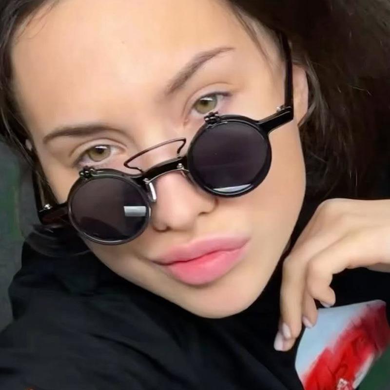 Popular Vintage Steampunk Sunglasses Retro Small Round Metal Sun Glasses for Men Women As shown in the picture
Popular Vintage Steampunk Sunglasses Retro Small Round Metal Sun Glasses for Men Women As shown in the picture