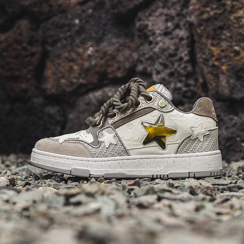 2024 осень новая West Lake Longjing star couple мужская обувь Guochao joint board shoes platform нишевая повседневная обувь 44 циан
2024 осень новая West Lake Longjing star couple мужская обувь Guochao joint board shoes platform нишевая повседневная обувь 44 циан