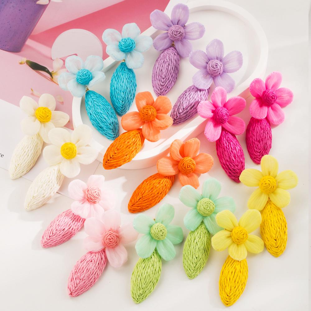 Bohemian Handmade Raffia Earrings: Colorful Floral Designs for Versatile Spring Fashion белый 
Bohemian Handmade Raffia Earrings: Colorful Floral Designs for Versatile Spring Fashion белый