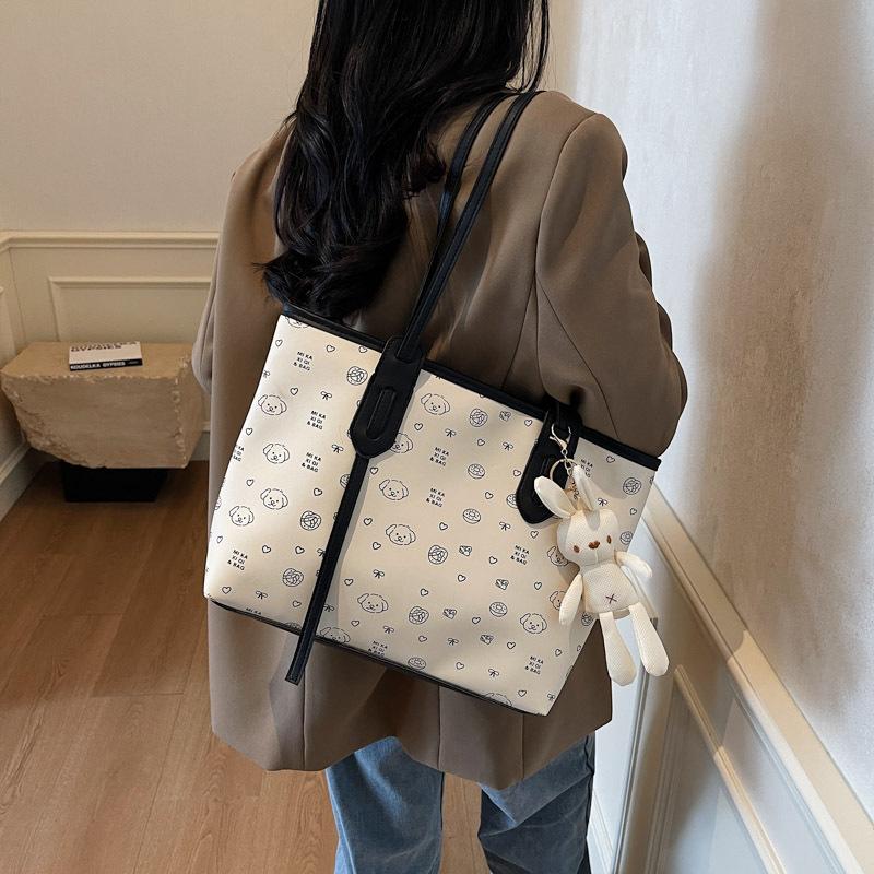 Casual oversized bag women s 2025 new large-capacity fashion shoulder bag underarm bag
Casual oversized bag women s 2025 new large-capacity fashion shoulder bag underarm bag