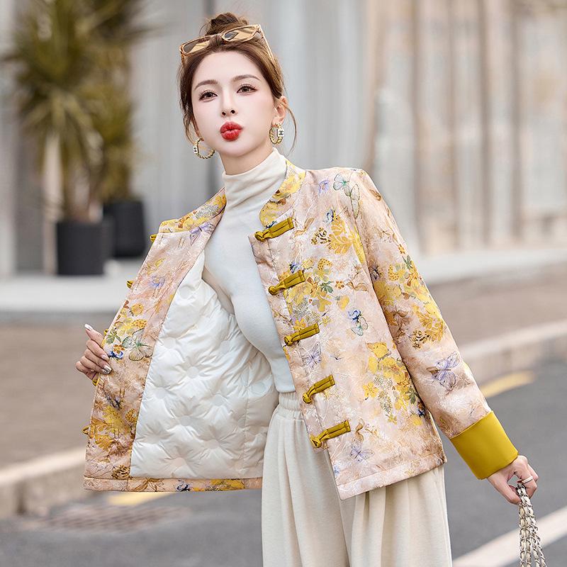 Women s Chinese Style Tang Suit Winter Down Jacket with Retro Print and Frog Buttons M (90-110 jin) зелений
Women s Chinese Style Tang Suit Winter Down Jacket with Retro Print and Frog Buttons M (90-110 jin) зелений