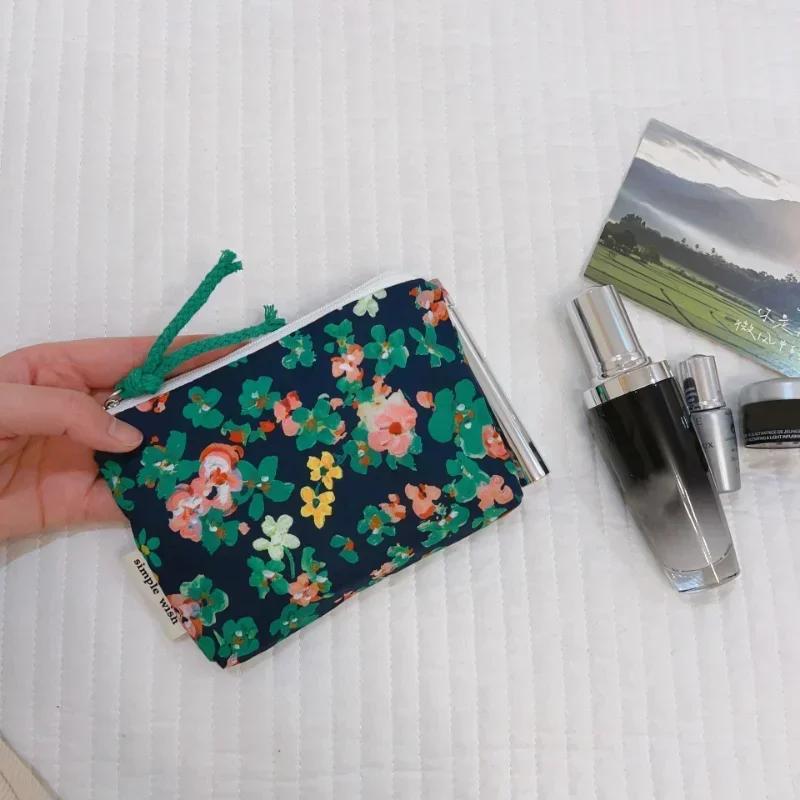 Women Cute Floral Cotton Makeup Bag Lipstick Bags Purse Zipper Bag Pocket Clutch Storage Pouch Outdoor Shopping Accessories
Women Cute Floral Cotton Makeup Bag Lipstick Bags Purse Zipper Bag Pocket Clutch Storage Pouch Outdoor Shopping Accessories