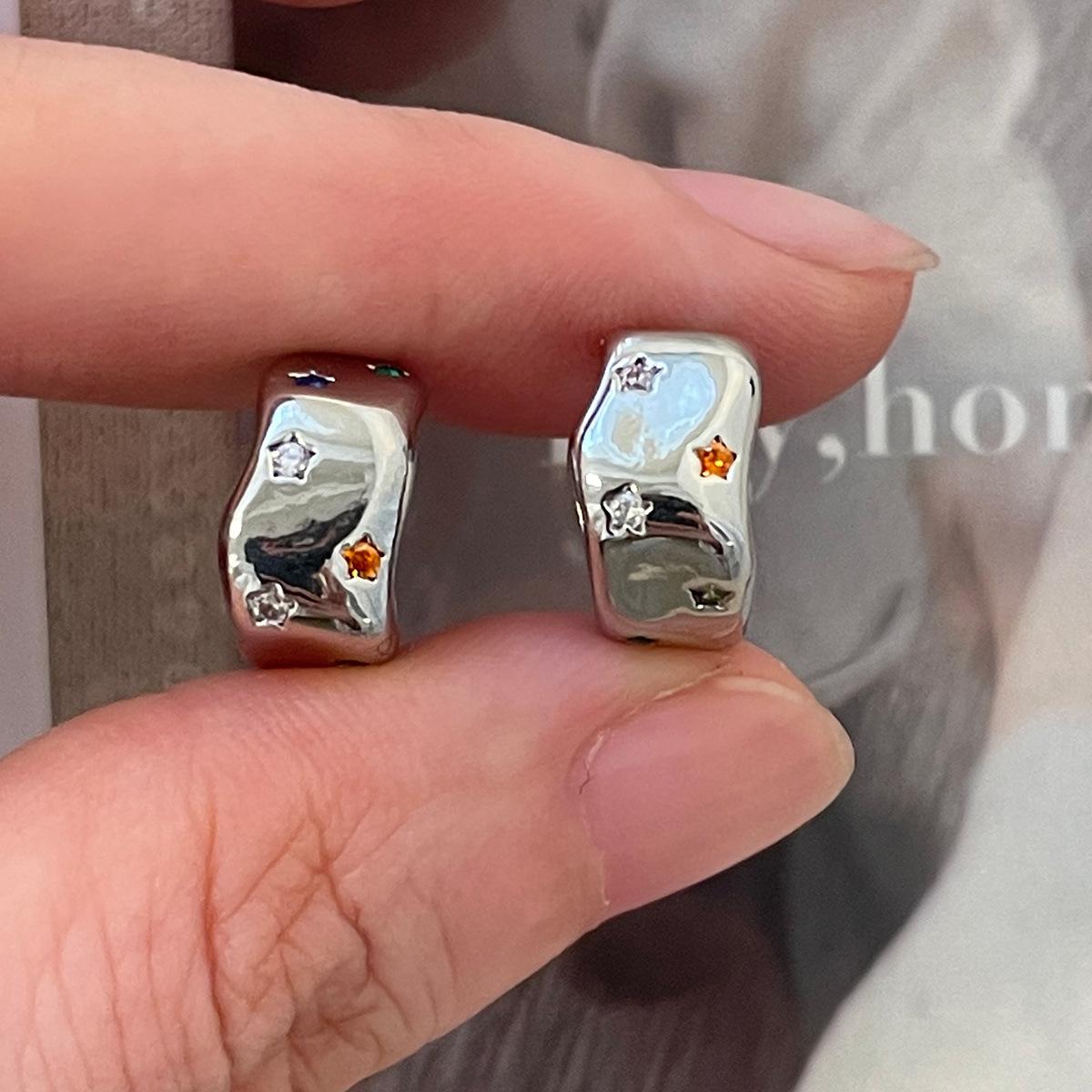 Простые серьги-гвоздики из циркония звездного цвета для женщин, изысканные высококачественные серьги для поездок на работу, новые серьги в минималистском стиле copper
Простые серьги-гвоздики из циркония звездного цвета для женщин, изысканные высококачественные серьги для поездок на работу, новые серьги в минималистском стиле copper