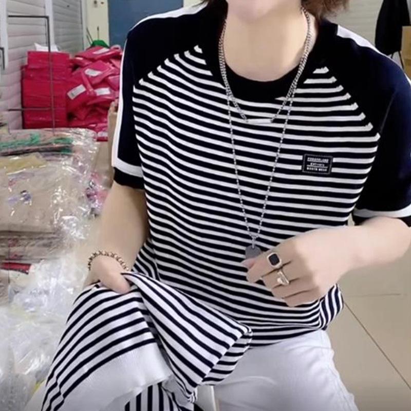 Women s Knitted T-shirt Round Neck Striped T-shirt Summer Casual Loose Ice Silk Knitted Bottom Shirt Top for Women 2XL чорний
Women s Knitted T-shirt Round Neck Striped T-shirt Summer Casual Loose Ice Silk Knitted Bottom Shirt Top for Women 2XL чорний