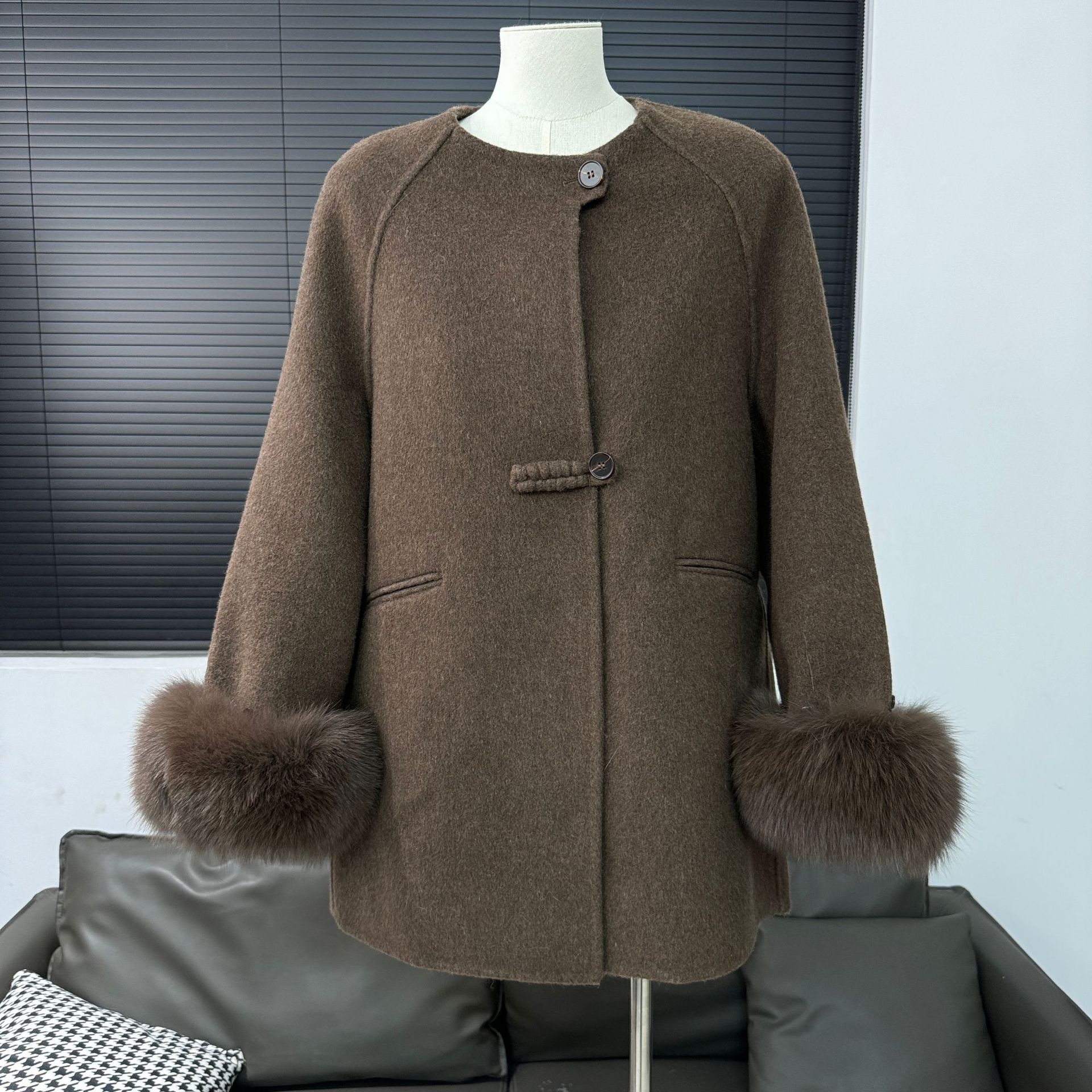 Новое двухстороннее шерстяное пальто, симпатичная простая версия для девочек, съемное пальто в китайском стиле с мехом лисы для женщин M