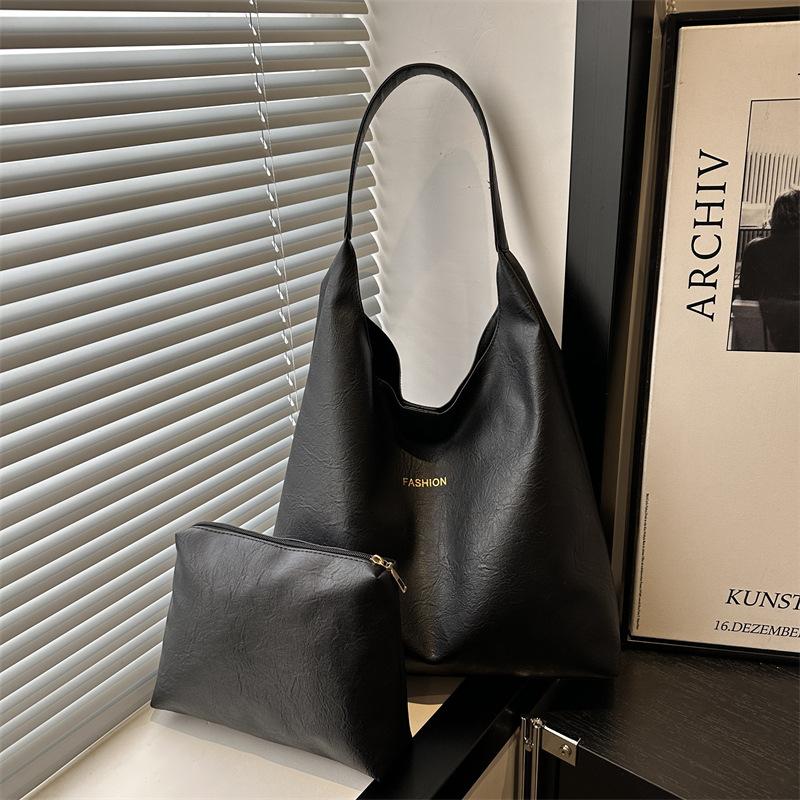 Fashionable and Minimalist Large Capacity Tote Bag 2026 New Retro Versatile Single Shoulder Handbag Comes with A Small Bag чёрный
Fashionable and Minimalist Large Capacity Tote Bag 2026 New Retro Versatile Single Shoulder Handbag Comes with A Small Bag чёрный