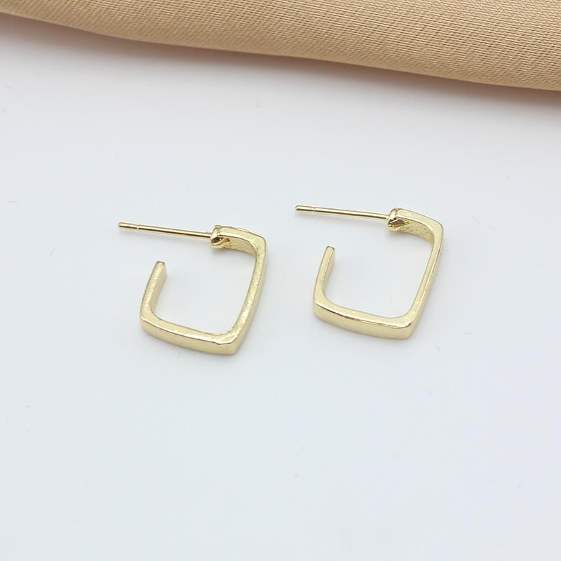Geometry Metal Square Open U-Shape Pendant Earring for Women Punk Cute Gold Color Ear Zircon Wholesale Christmas Friend Gift
Geometry Metal Square Open U-Shape Pendant Earring for Women Punk Cute Gold Color Ear Zircon Wholesale Christmas Friend Gift