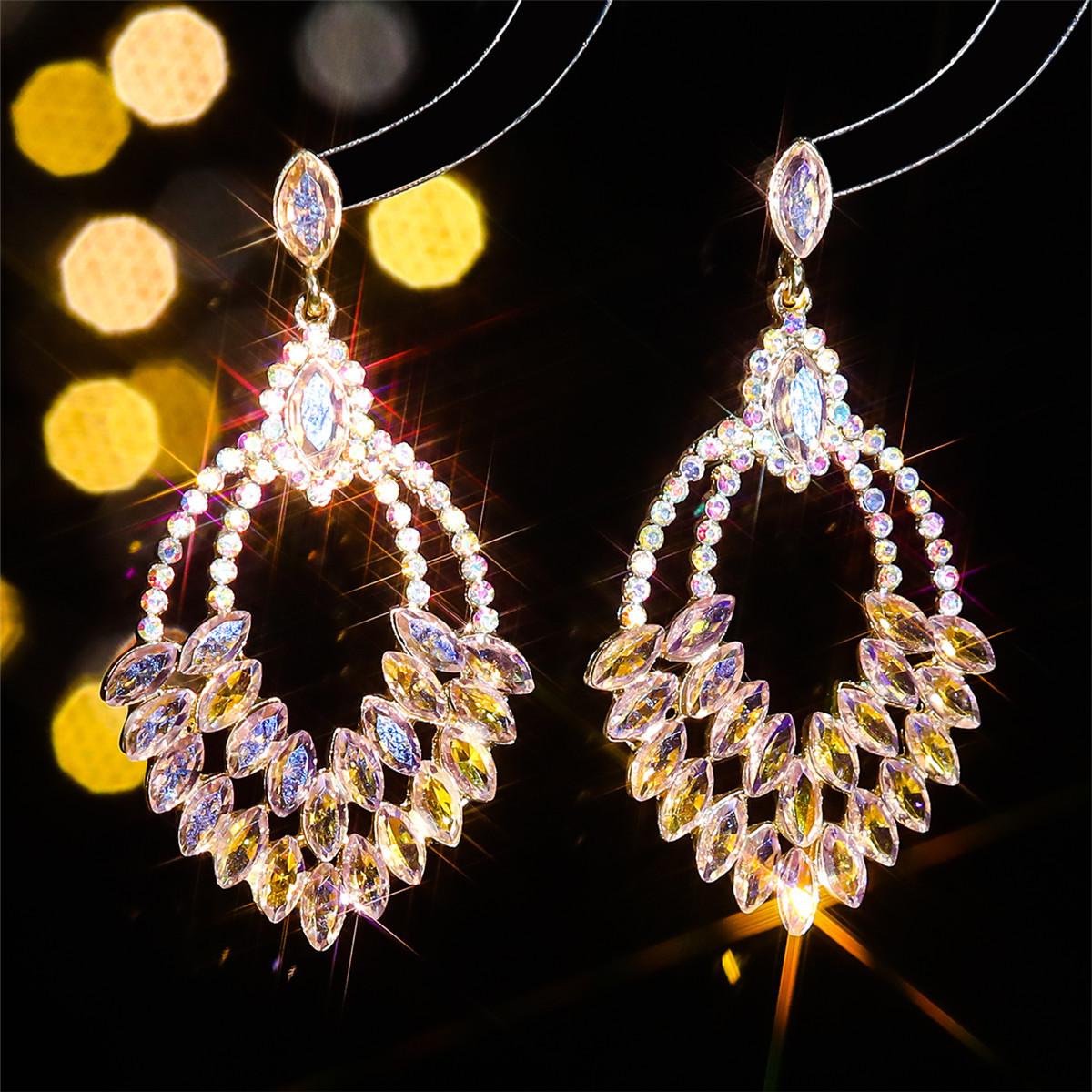 Модные красочные сверкающие серьги из кристаллов, персонализированные преувеличенные женские серьги
Модные красочные сверкающие серьги из кристаллов, персонализированные преувеличенные женские серьги