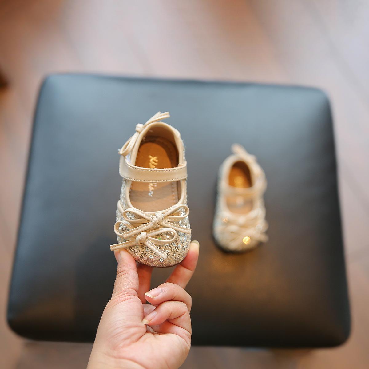 2025 autumn new baby toddler shoes Korean version girls bow princess single shoes 0-3 years old children leather shoes 15
2025 autumn new baby toddler shoes Korean version girls bow princess single shoes 0-3 years old children leather shoes 15