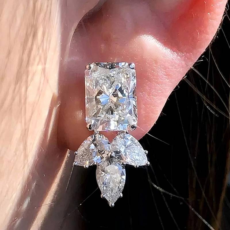 Huitan Charming Stud Earrings for Women Party Engagement Inlaid Shiny Geometric CZ Design Trendy Accessories Personality Zircon
Huitan Charming Stud Earrings for Women Party Engagement Inlaid Shiny Geometric CZ Design Trendy Accessories Personality Zircon