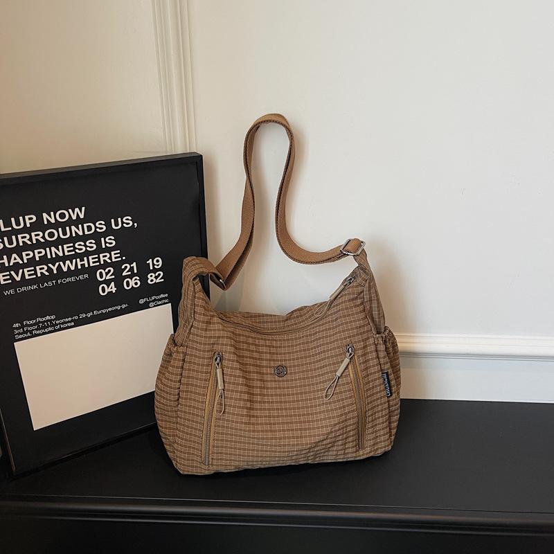 New Fashi Crossbody Shoulder Bag Women Stylish Grid Design Lightweight Large Hobo Bag Casual Minimalist Nyl Underarm Bag коричневый
New Fashi Crossbody Shoulder Bag Women Stylish Grid Design Lightweight Large Hobo Bag Casual Minimalist Nyl Underarm Bag коричневый