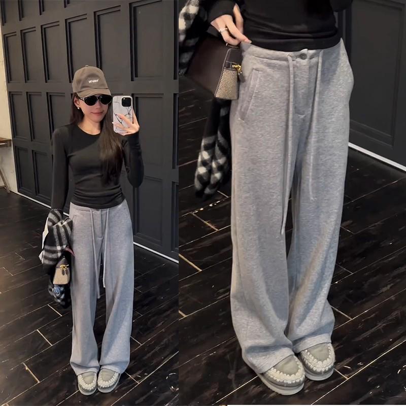 Velvet-Lined Wide-Leg Sweatpants - Versatile, Slimming, Winter Ready Small
Velvet-Lined Wide-Leg Sweatpants - Versatile, Slimming, Winter Ready Small