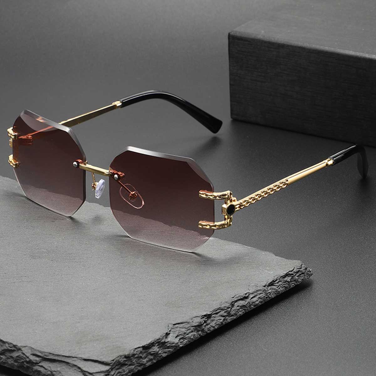 Новые усовершенствованные солнцезащитные очки без оправы с отделкой, мужские модные индивидуальные солнцезащитные очки с дужкой, женские солнцезащитные очки кофейный
Новые усовершенствованные солнцезащитные очки без оправы с отделкой, мужские модные индивидуальные солнцезащитные очки с дужкой, женские солнцезащитные очки кофейный