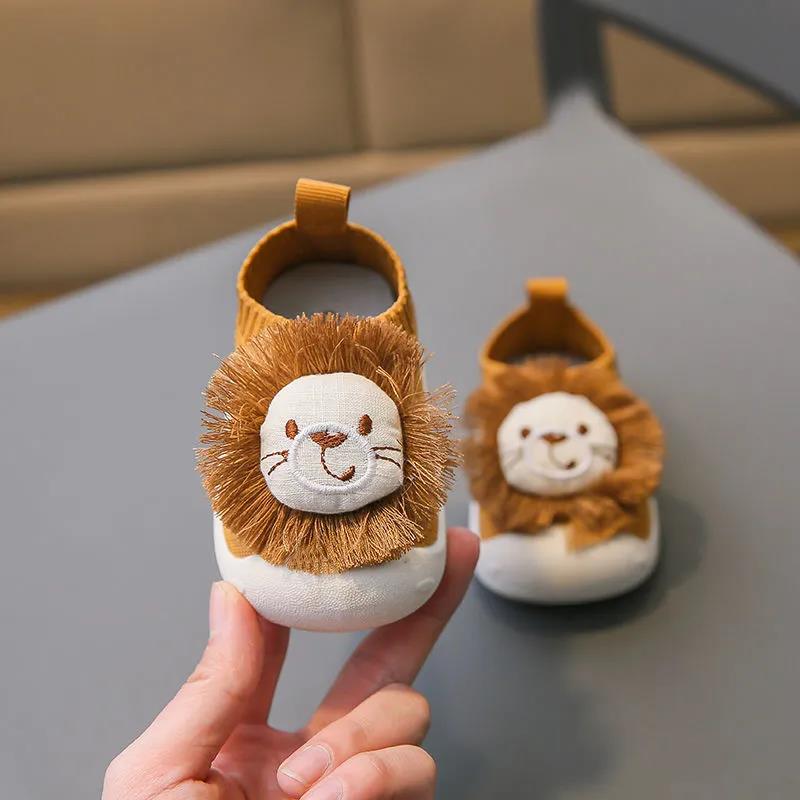 Детская весенне-летняя вязаная обувь на мягкой подошве, детская прогулочная повседневная обувь, милые желтые туфли на плоской подошве с рисунком льва 14
Детская весенне-летняя вязаная обувь на мягкой подошве, детская прогулочная повседневная обувь, милые желтые туфли на плоской подошве с рисунком льва 14