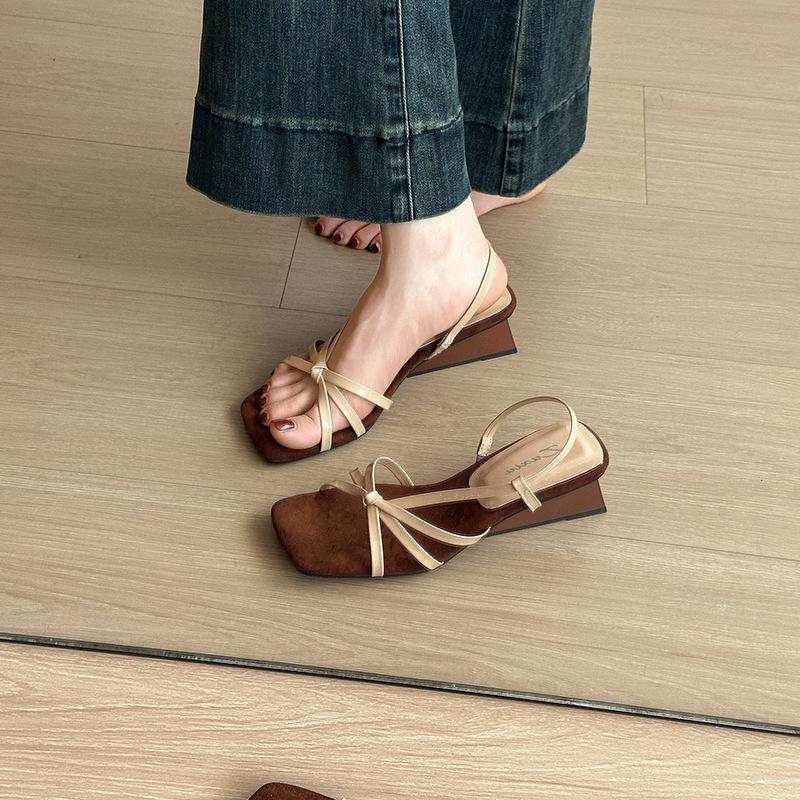 Huge good-looking high-heeled sandals women s new summer with skirts, not tired feet, beautiful wedge sandals 40 телесный
Huge good-looking high-heeled sandals women s new summer with skirts, not tired feet, beautiful wedge sandals 40 телесный