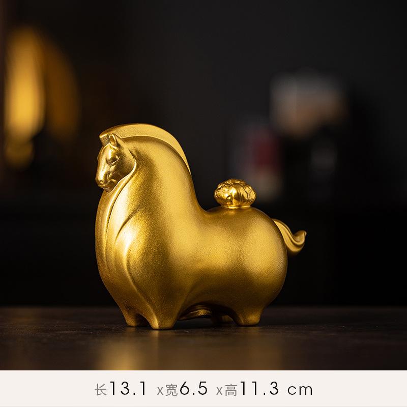 Ceramics offers various items such as money figurines, zodiac horse-themed items, auspicious mascots, birthday gifts, festival g
Ceramics offers various items such as money figurines, zodiac horse-themed items, auspicious mascots, birthday gifts, festival g